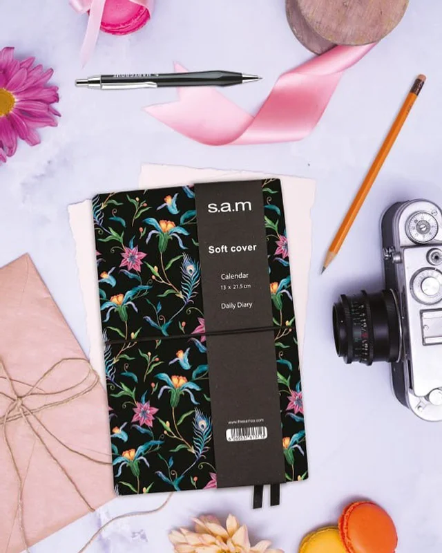 سررسيد دنزو وزیری پارچه مخمل روزشمار کش دار سال 1404 سم